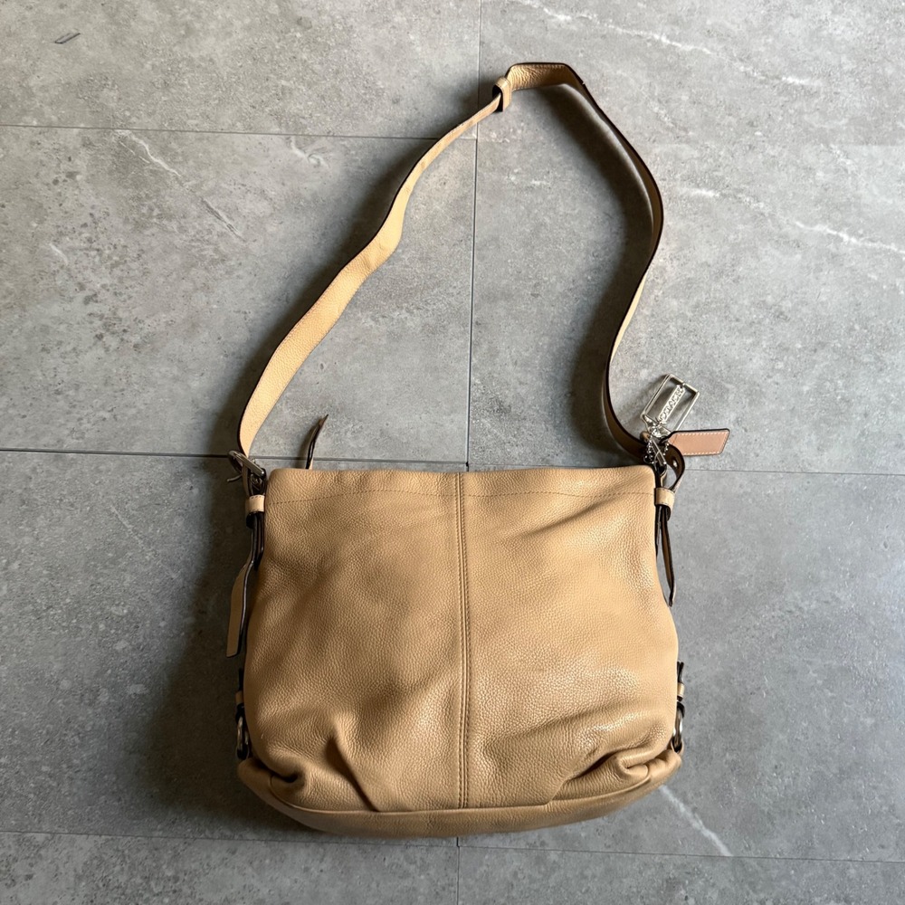 Vintage Coach Tan Pebbled Leather Crossbody Bag F15064